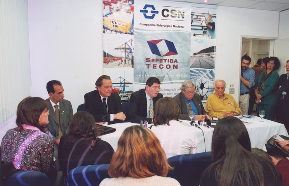 Eliezer Batista em reunião no Porto de Sepetiba em 2004. Créditos: Geraldo Viola/ Acervo Firjan